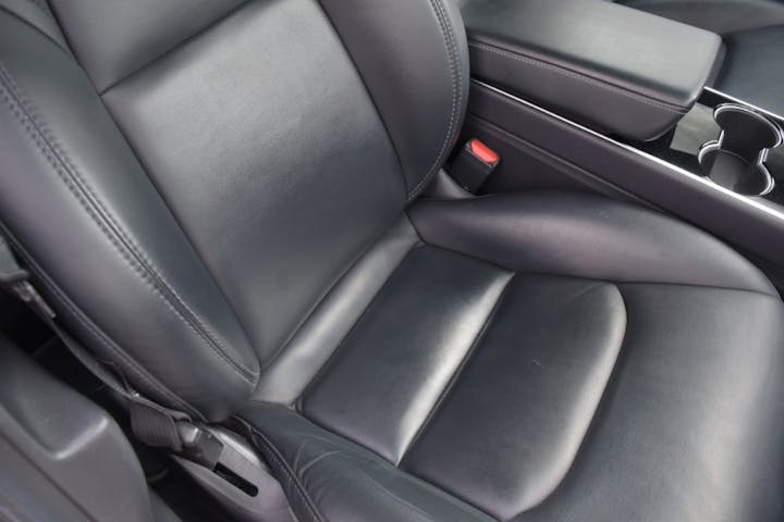 White Tesla Model 3 Standard Range Plus 2019