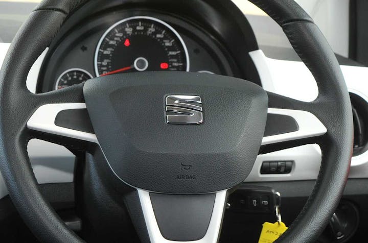 Red SEAT Mii Design 2018