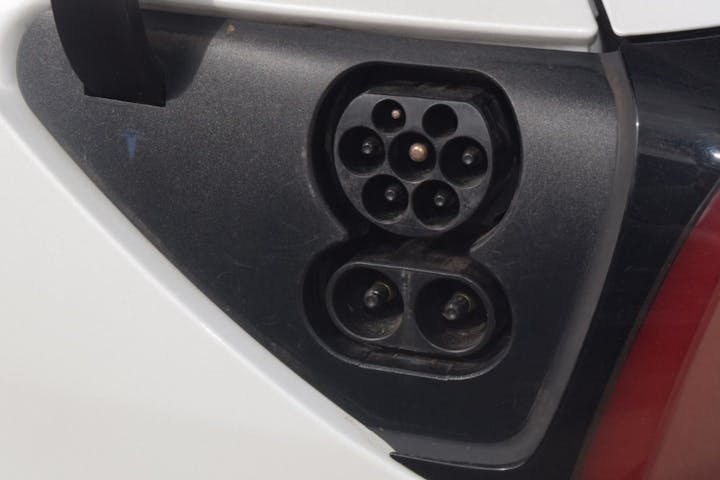 White Tesla Model 3 Standard Range Plus 2019