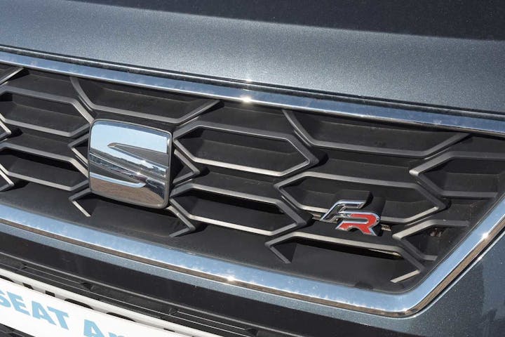 Grey SEAT Arona TSI Fr 2020