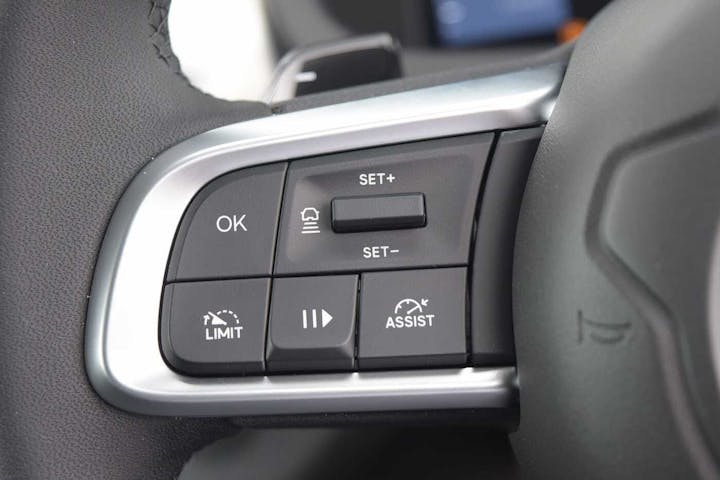 White Jeep Avenger Altitude 2025