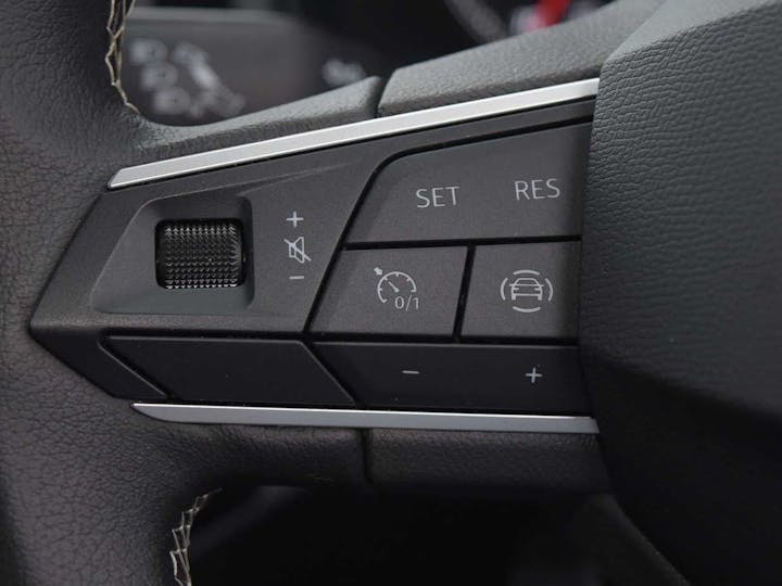 Black SEAT Arona TSI SE Edition DSG 2023