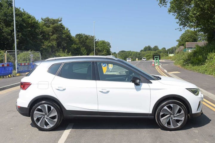 White SEAT Arona Ecotsi Fr Sport 2024