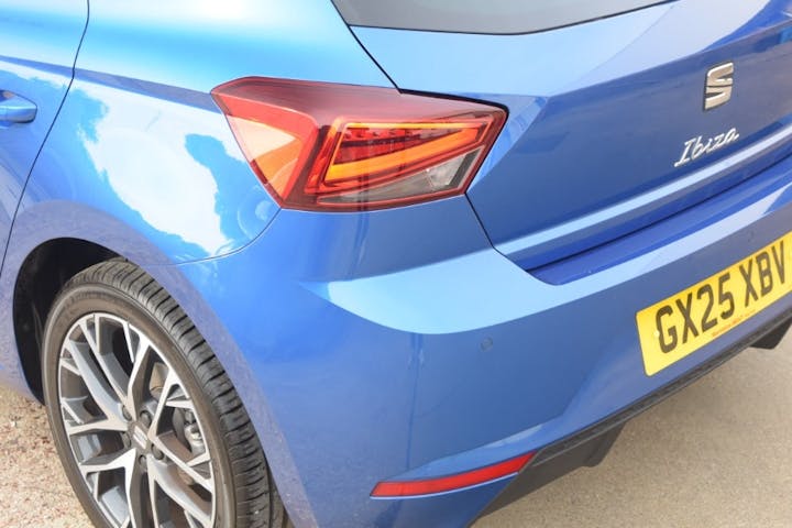 Blue SEAT Ibiza 1.0 TSI Xcellence DSG 2025