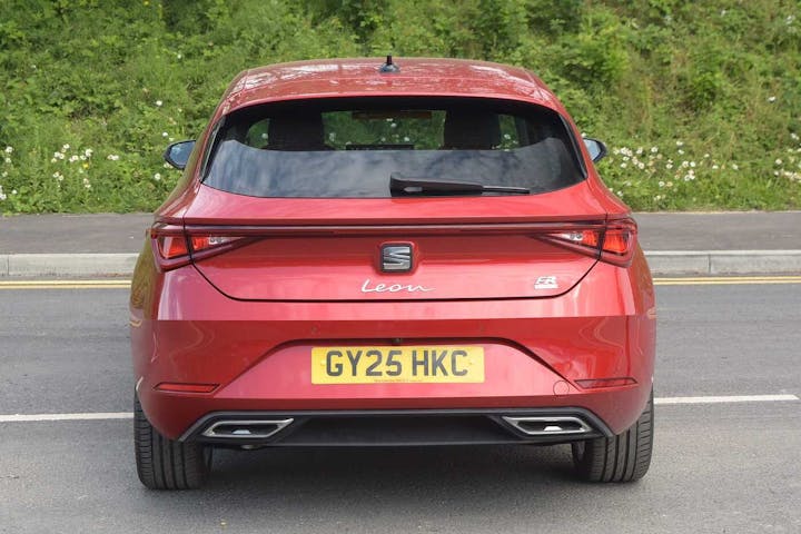 Red SEAT Leon E Hybrid 1.5 Fr Hybrid DSG 2025