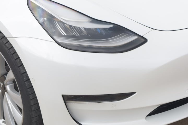 White Tesla Model 3 Standard Range Plus 2019