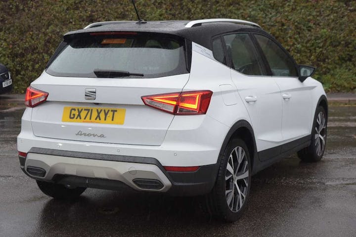 White SEAT Arona Ecotsi Xperience Lux DSG 2021