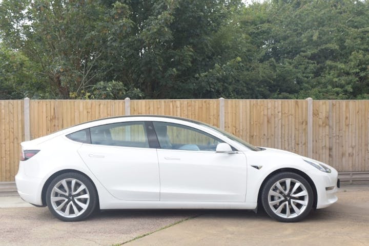 White Tesla Model 3 Standard Range Plus 2019