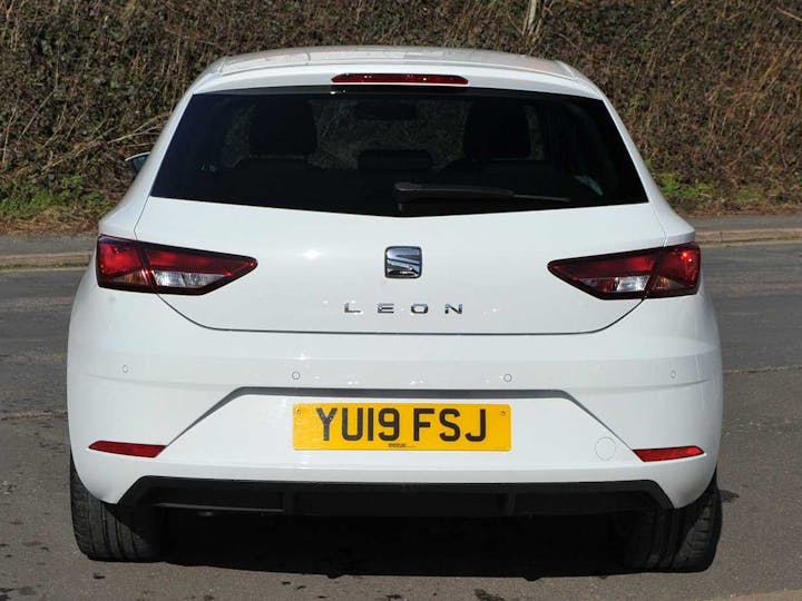 White SEAT Leon TSI Evo SE Dynamic 2019