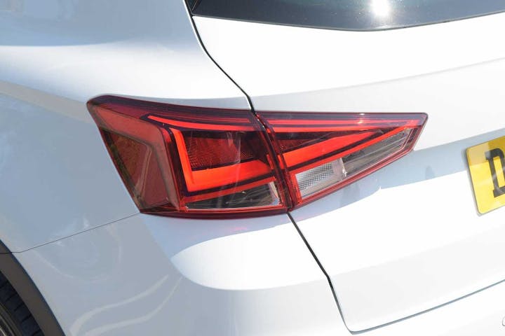 White SEAT Arona Ecotsi Fr Sport 2024